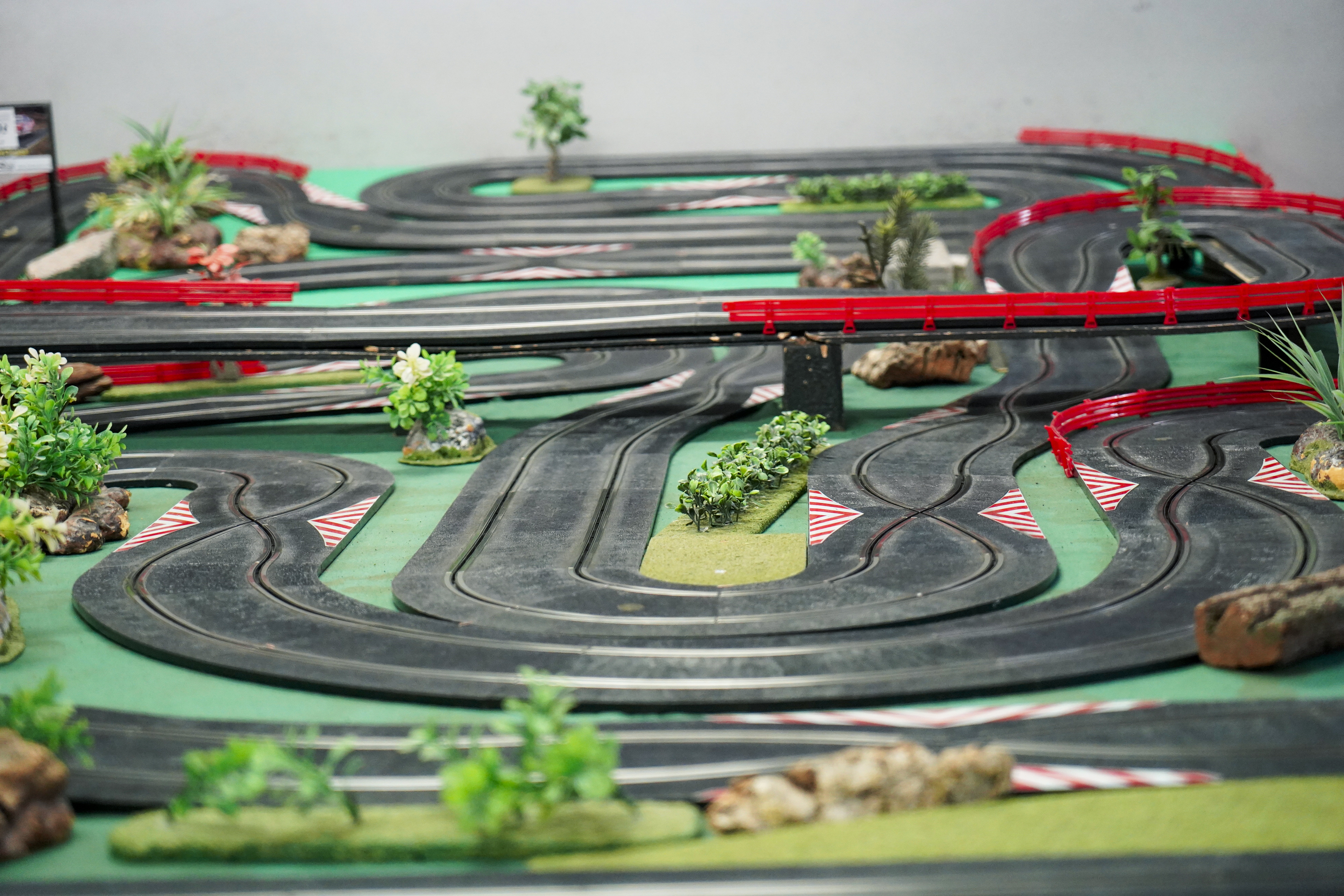 Pista de Scalextric en evento educativo